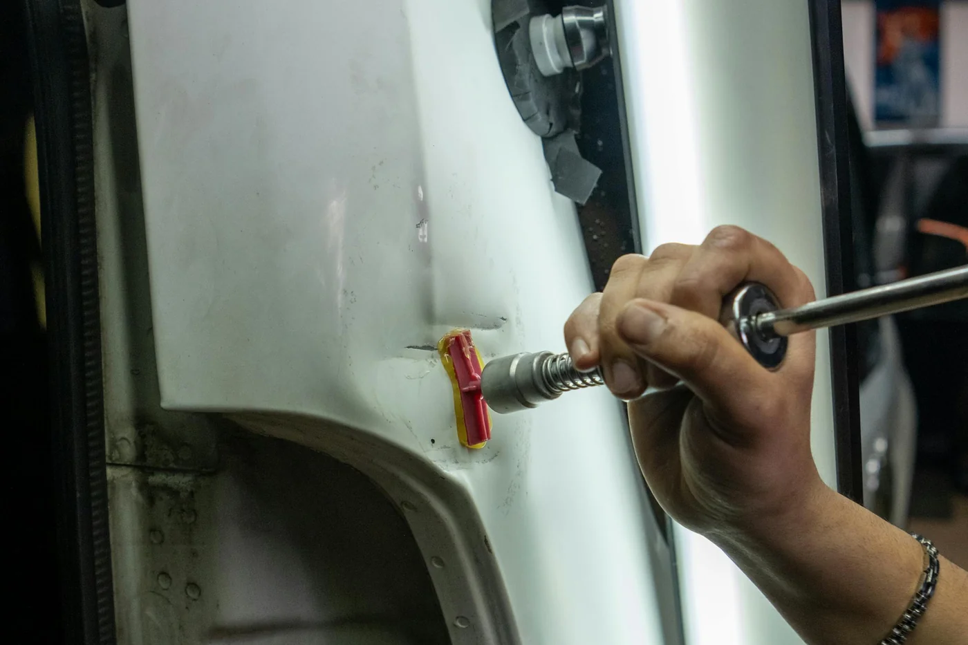 Paintless Dent Repair (PDR)